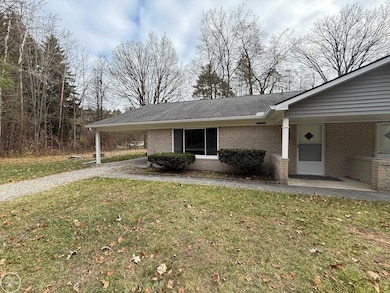 19207 29 Mile Rd, Ray, MI 48096 - photo 2