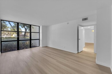 1000 Parkview Dr unit 129, Hallandale Beach, FL 33009 - photo 7