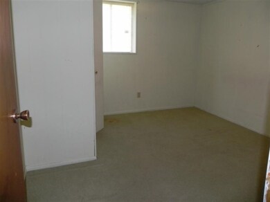 504 E Ohio Ct, Sturgis, MI 49091 - photo 7