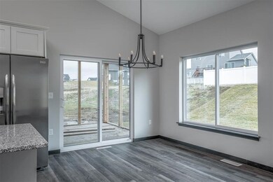 211 Dawson Dr, West Branch, IA 52358 - photo 5