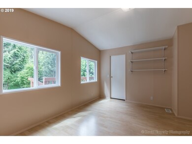Bedroom, Primary