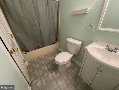 15018 Oak Crest Ct, Dumfries, VA 22025 - photo 7