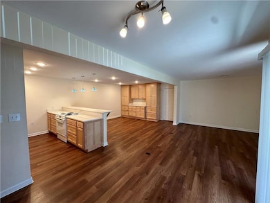 605 Candler St unit C9, Gainesville, GA 30501 - photo 2