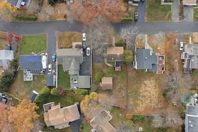 144 Warsaw St, Fairfield, CT 06825 - photo 3