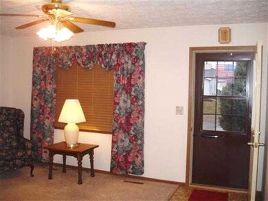 3021 W 63rd St, Davenport, IA 52806 - photo 3