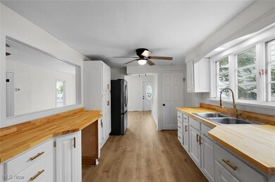 2126 E 29th St, Lorain, OH 44055 - photo 4