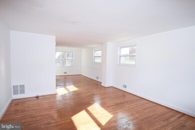 1127 Deanwood Rd, Parkville, MD 21234 - photo 5