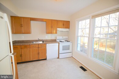 9071 Mcrae Ct, Manassas, VA 20110 - photo 2
