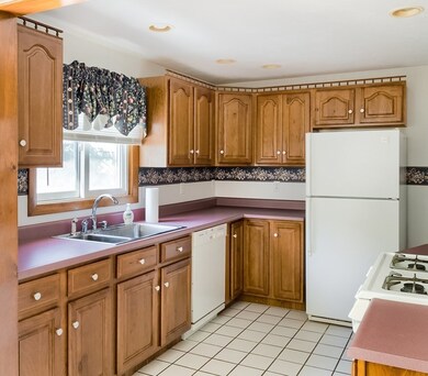 51 Tarrytown Ln, Worcester, MA 01602 - photo 5