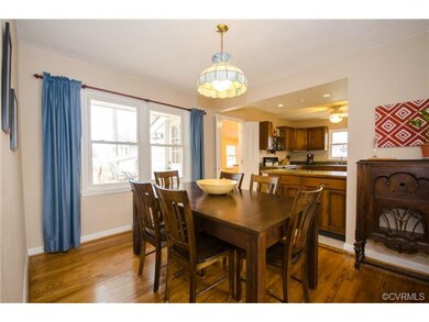 Dining Room 10' x 12' Hardwood flooring, double re