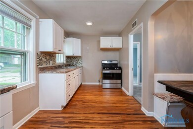 2015 Fairfax Rd, Toledo, OH 43613 - photo 7