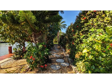 MATURE LANDSCAPED WALKWAY