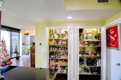 The St. Clair unit 503, Houston, TX 77057 - photo 4