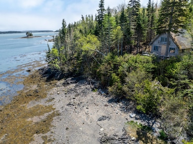 734 Duck Cove