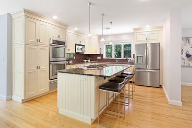 156 Worcester Ln, Waltham, MA 02451 - photo 4