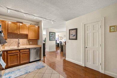 Harbor Towers unit 19G, Boston, MA 02110 - photo 5