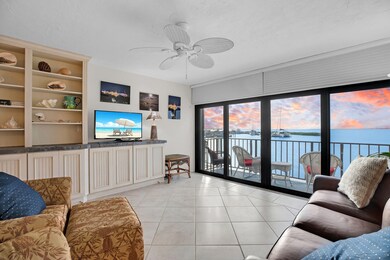 Executive Bay Club J4
