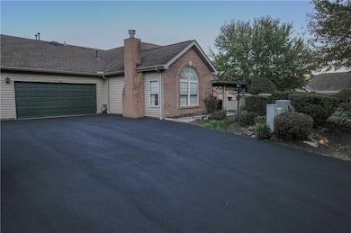 1467 Greenbriar Ct unit 1467, South Park, PA 15129 - photo 2