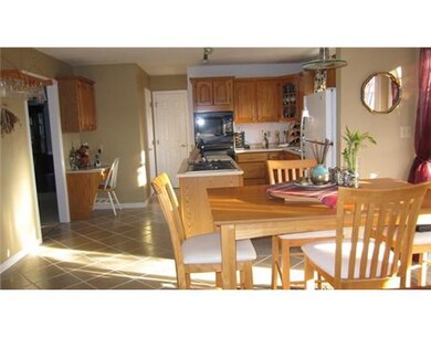 Kitchen. Large Kitchen!