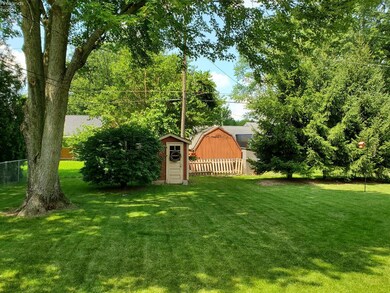 318 Warrington Ave, Findlay, OH 45840 - photo 4