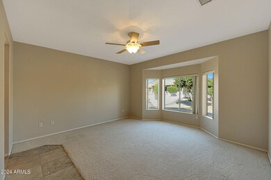 Primary suite w/ bay window