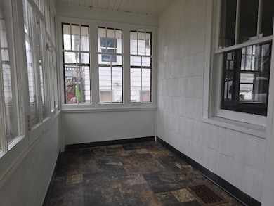 135 Seedorff St, Battle Creek, MI 49037 - photo 4