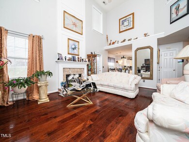 2201 Woodwyck family room picture 2