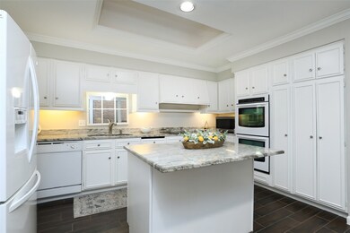 236 Sugarberry Cir, Houston, TX 77024 - photo 4