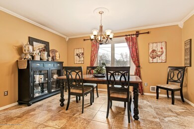 27 Pepperridge Rd Howell NJ-large-014-14