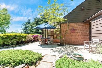 869 E Cooke Rd, Columbus, OH 43224 - photo 7