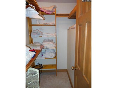 All bedrooms have large closets built-in organiser
