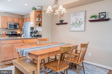 989 Stormont Cir, Halethorpe, MD 21227 - photo 7