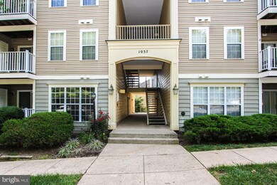1037 Gardenview Loop unit 201, Woodbridge, VA 22191 - photo 2