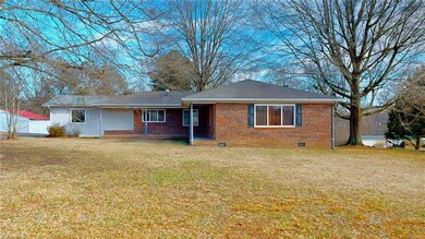 6044 Muddy Creek Rd, High Point, NC 27263 - photo 2