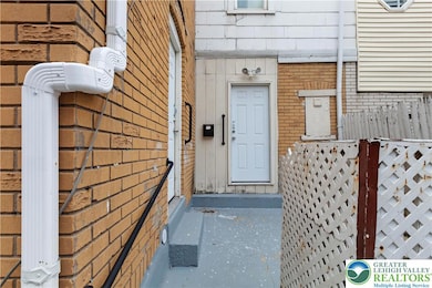 121 S Blank St, Allentown, PA 18102 - photo 4