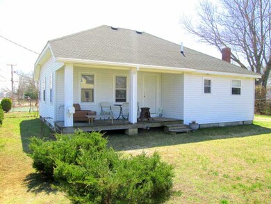 639 Oakland Beach Ave, Warwick, RI 02889 - photo 4