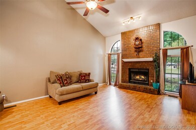 1261 E 136th St, Glenpool, OK 74033 - photo 2