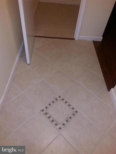 2401 Normandy Square Place unit B, Silver Spring, MD 20906 - photo 2