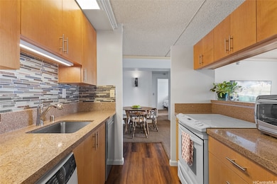 Renovated kitchen in 2015 included new cabinets, c