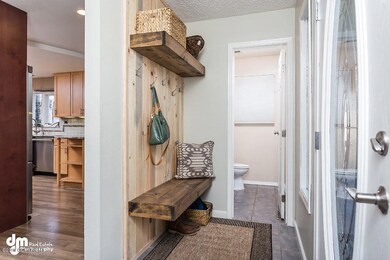 Entryway 2250-SMALL