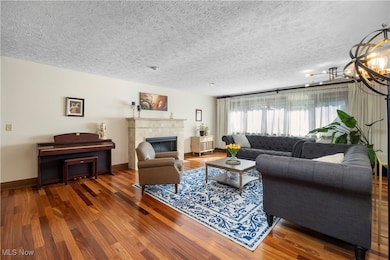 7587 Lewis Rd, Olmsted Falls, OH 44138 - photo 6