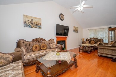 2 Weetamoe St, Worcester, MA 01602 - photo 6