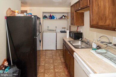 1005 Somerset St, Baltimore, MD 21202 - photo 6