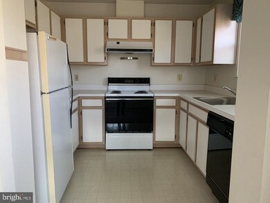 4406 Silverbrook Ln unit 203, Owings Mills, MD 21117 - photo 4