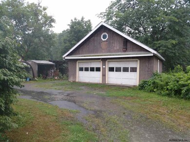 1040 Western Rd, Castleton On Hudson, NY 12033 - photo 5