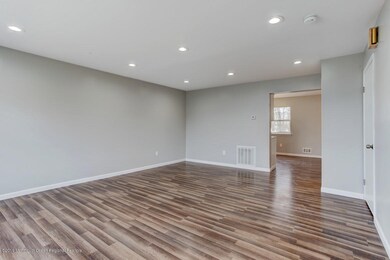 04Living_Room