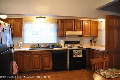 1712 Bradley Ave, Lansing, MI 48910 - photo 5