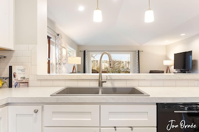 10058 Prairie Grass Ct, Zeeland, MI 49464 - photo 7