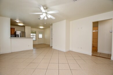 8907 Doak Ln, Houston, TX 77075 - photo 4
