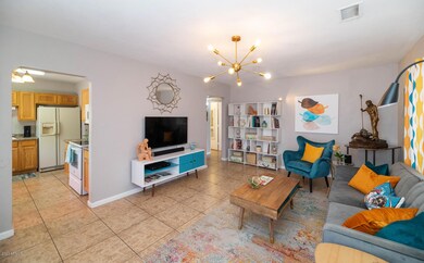 1469 E Fillmore St-large-007-006-1469 E